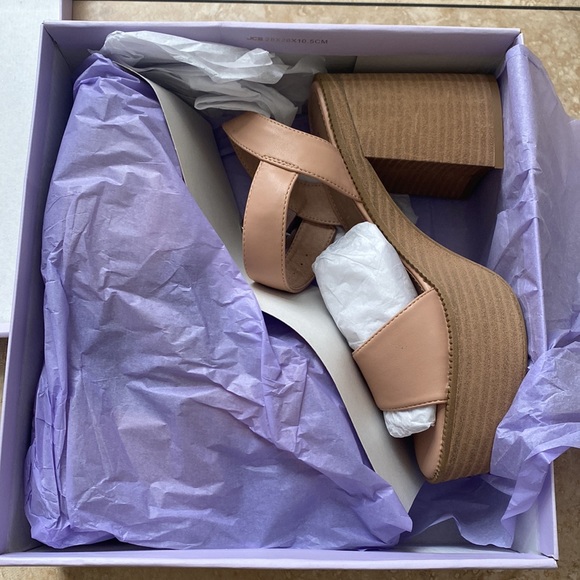 SALE Madden Girls Heels - Picture 4 of 14